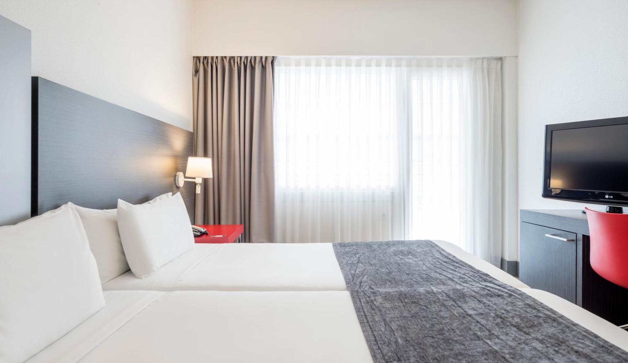 Hotel Ilunion Romareda Zaragoza Exteriér fotografie